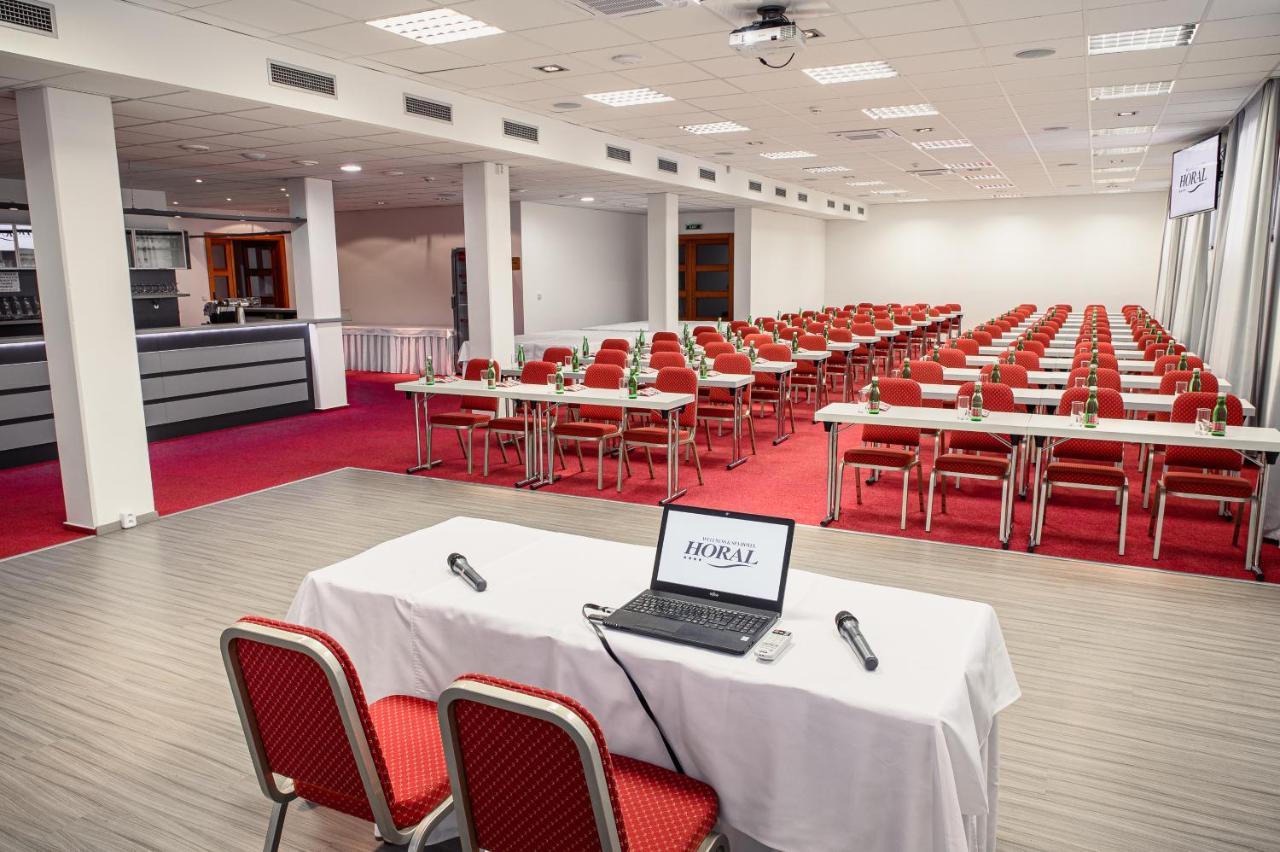 Hotel Horal Rožnov pod Radhoštěm Eksteriør billede