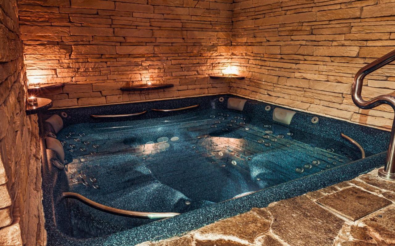 Hotel Horal Rožnov pod Radhoštěm Eksteriør billede