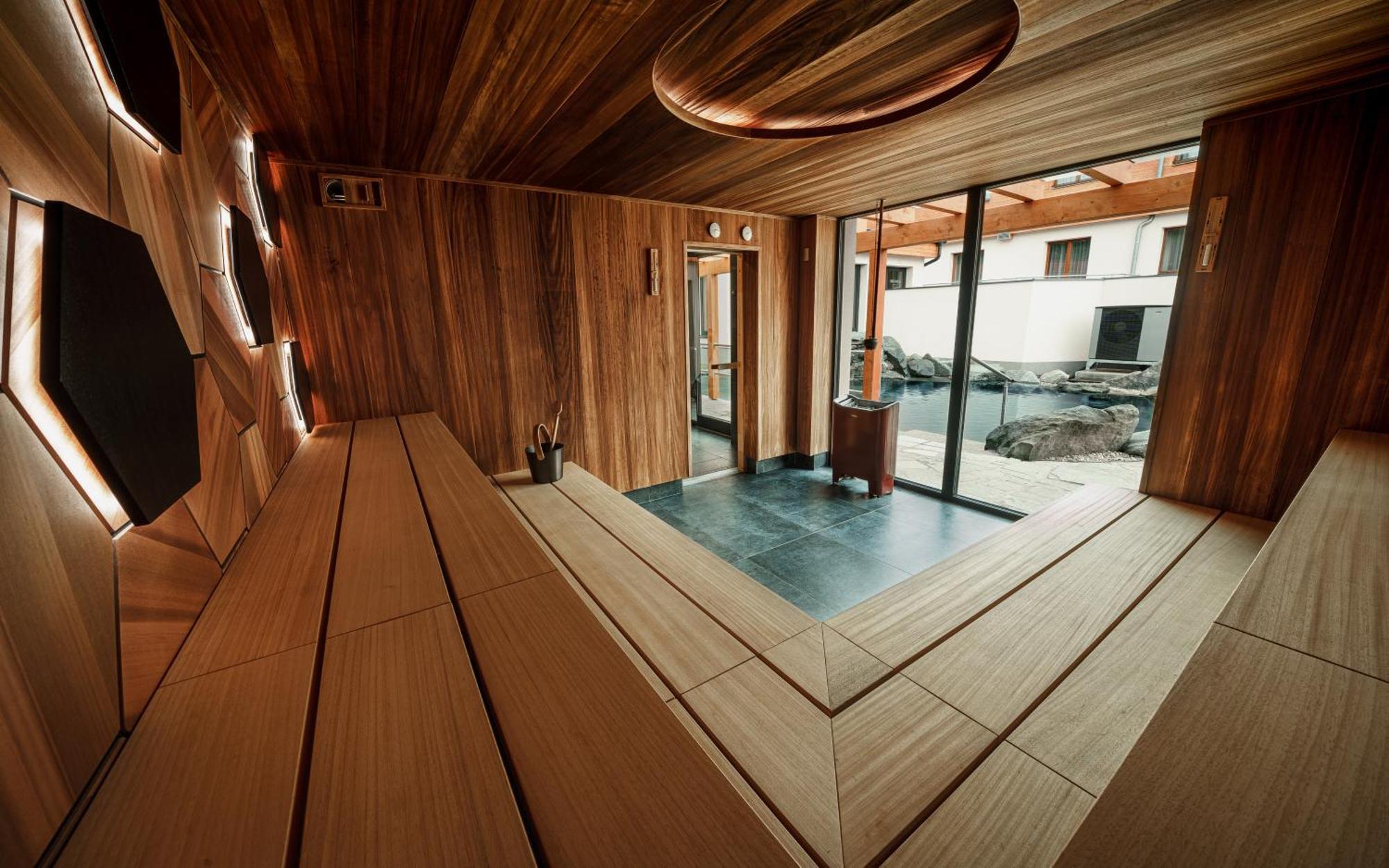 Hotel Horal Rožnov pod Radhoštěm Eksteriør billede